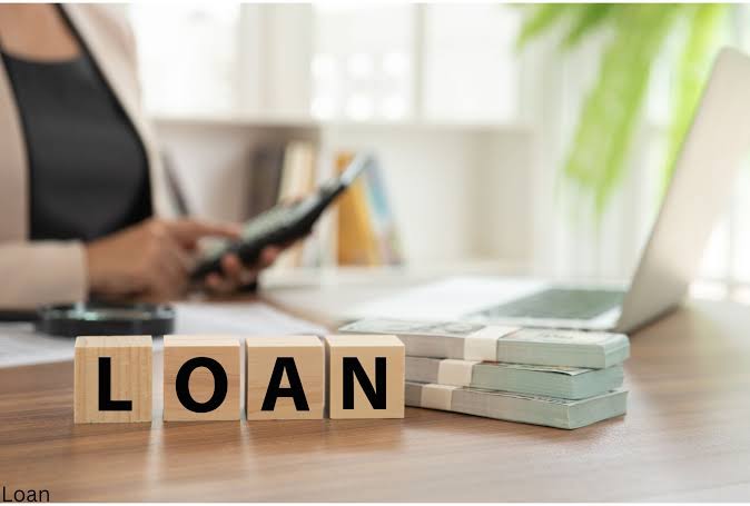 How Bank Loan Calculators Compare Different Repayment Options